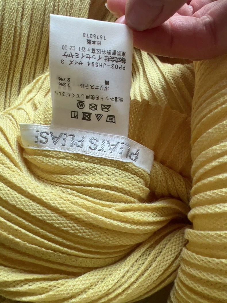Issey Miyake Issey Miyake size:3 Yellow pleated dress Size S / US 4 / IT 40 - 3 Thumbnail