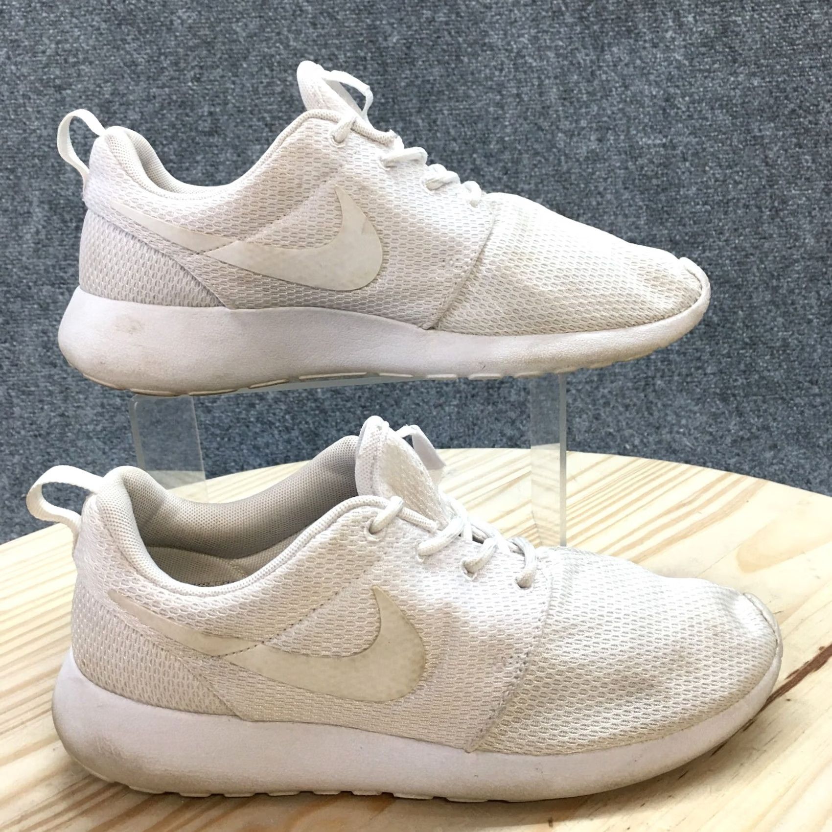 Nike Nike Roshe One Shoes Womens 8 Running Sneakers White Fabric Lace Up Low Top S Sneakers Activewear Womens Size M / US 6-8 / IT 42-44 - 2 Thumbnail