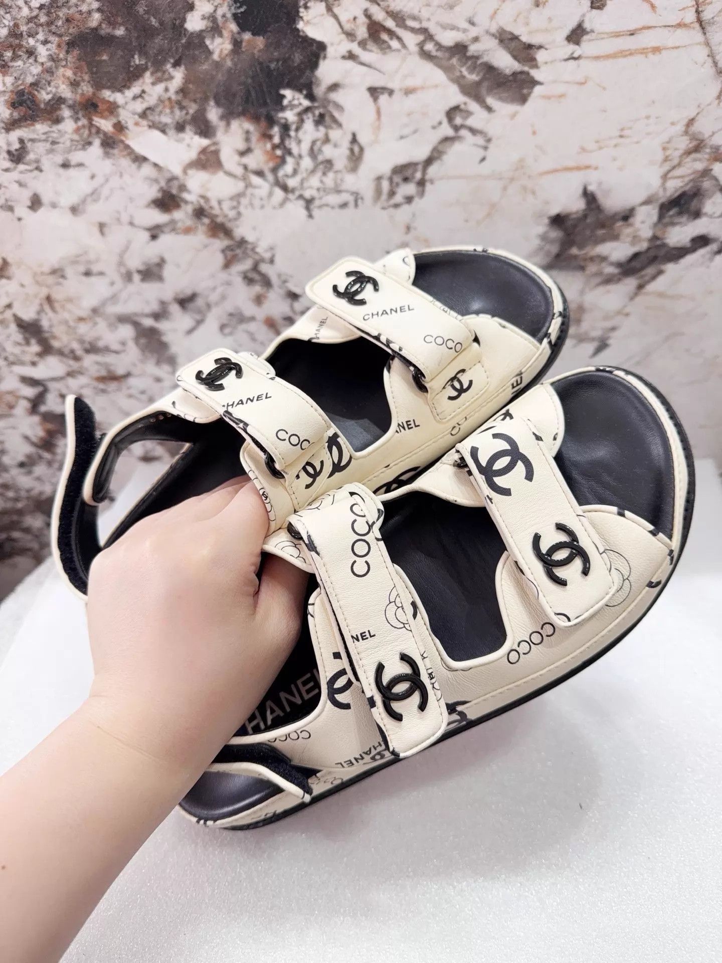 Chanel Chanel Graffiti Camellia Sandals 38.5 98 New Size US 8 / IT 38 - 8 Thumbnail