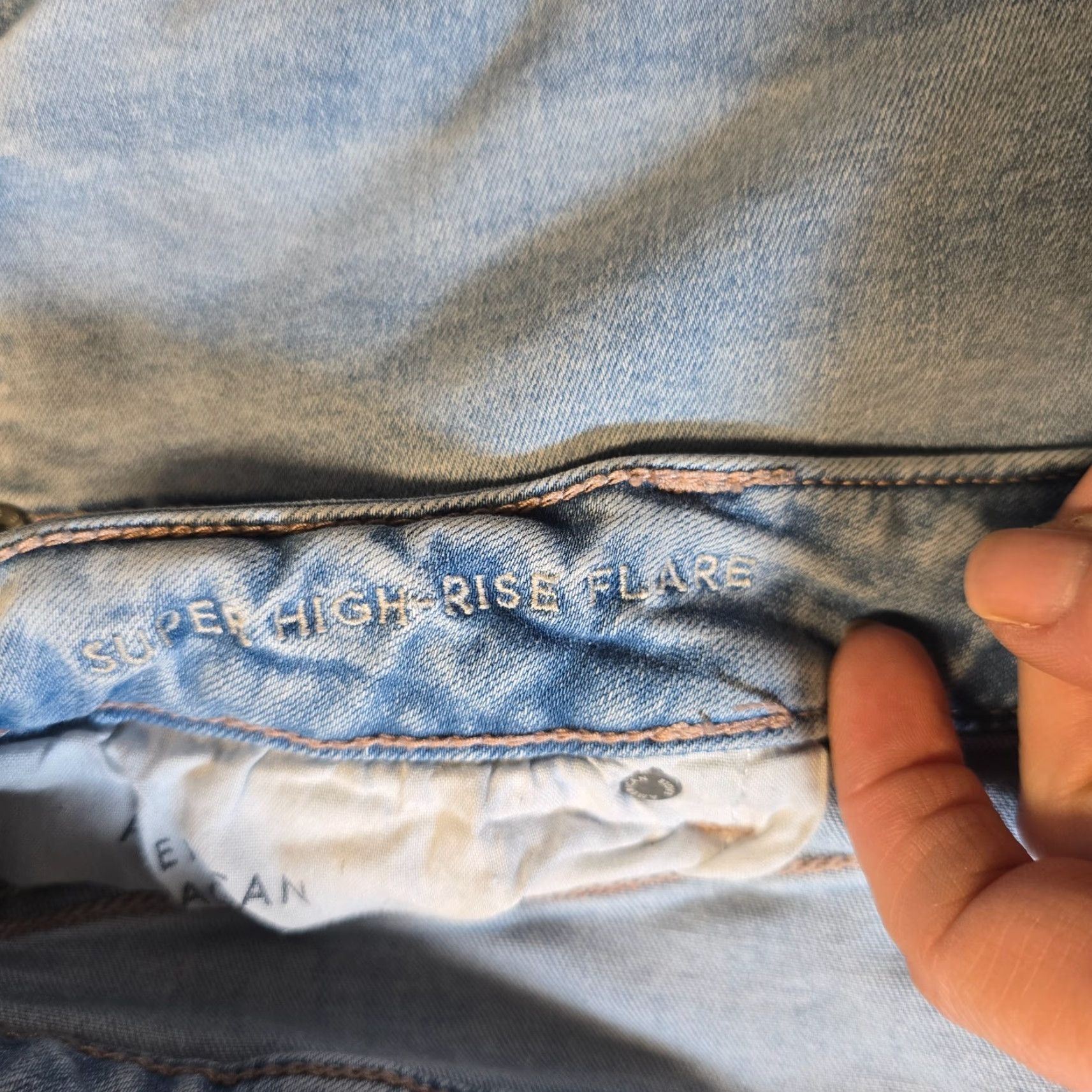 American Eagle Outfitters American Eagle Outfitters Jeans Women Size 18 Blue Super High Rise Flare Distressed Casual Denim 5-Pocket Regular Rise 31 In Inseam Size 40" / US 18 - 5 Thumbnail