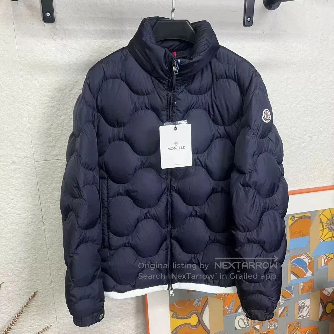 Moncler Moncler Diamond Sleeve Badge Down Jacket. Size US L / EU 52-54 / 3 - 1 Thumbnail