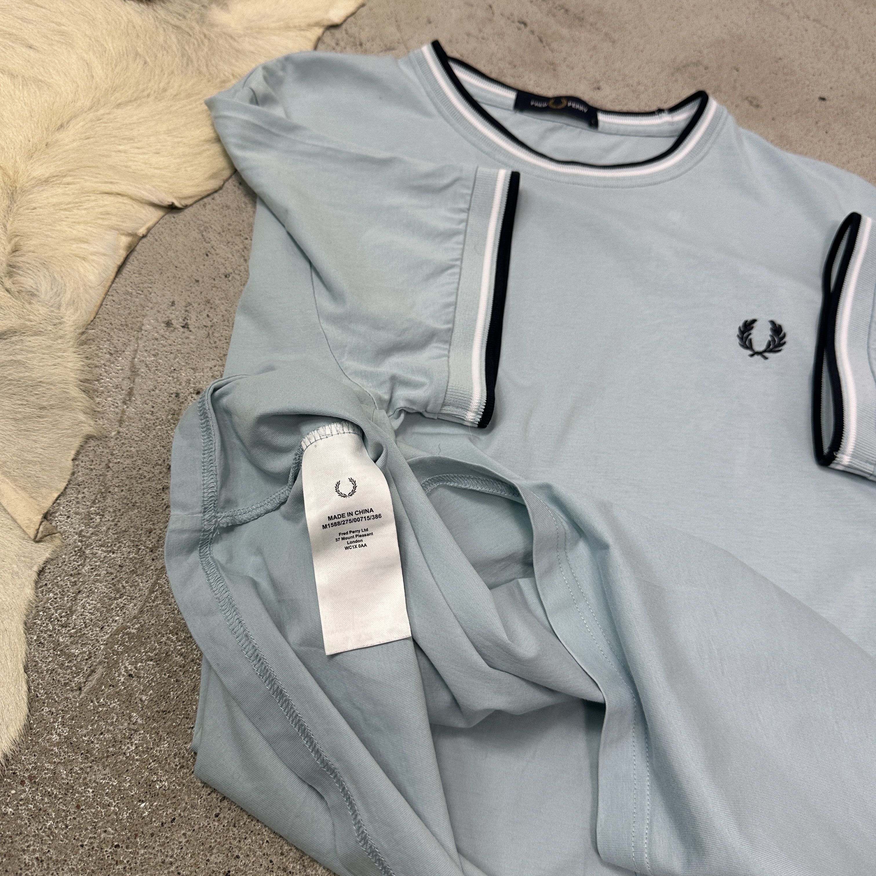 Fred Perry Vintage Streetwear Skater Fred Perry T-shirt Y2K Size US L / EU 52-54 / 3 - 5 Thumbnail