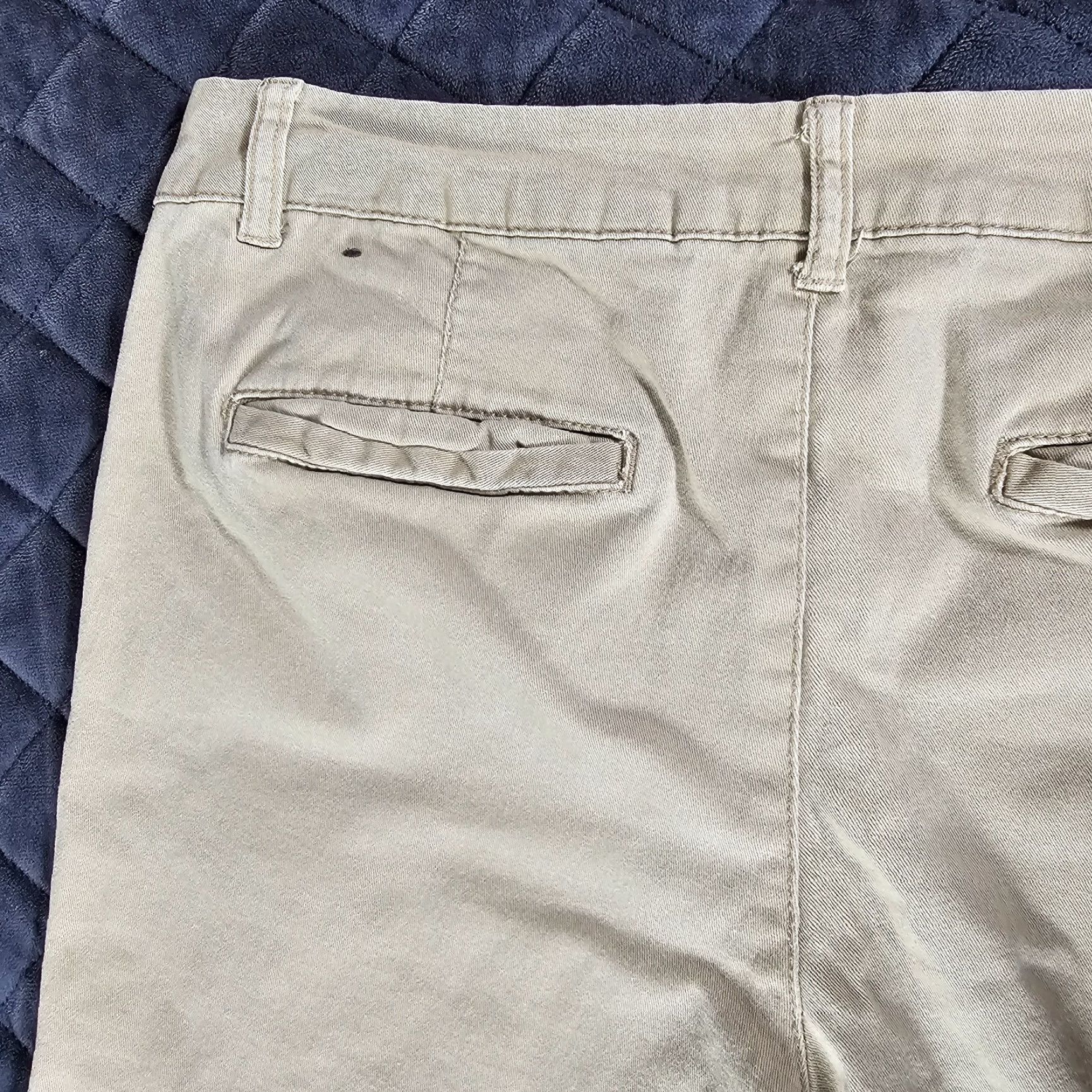 Aeropostale AEROPOSTALE Bermuda Shorts Women 10 Flat-Front Beige Khaki Brown Bermuda Style Regular Size 10 Womens Size 32" / US 10 / IT 46 - 7 Thumbnail