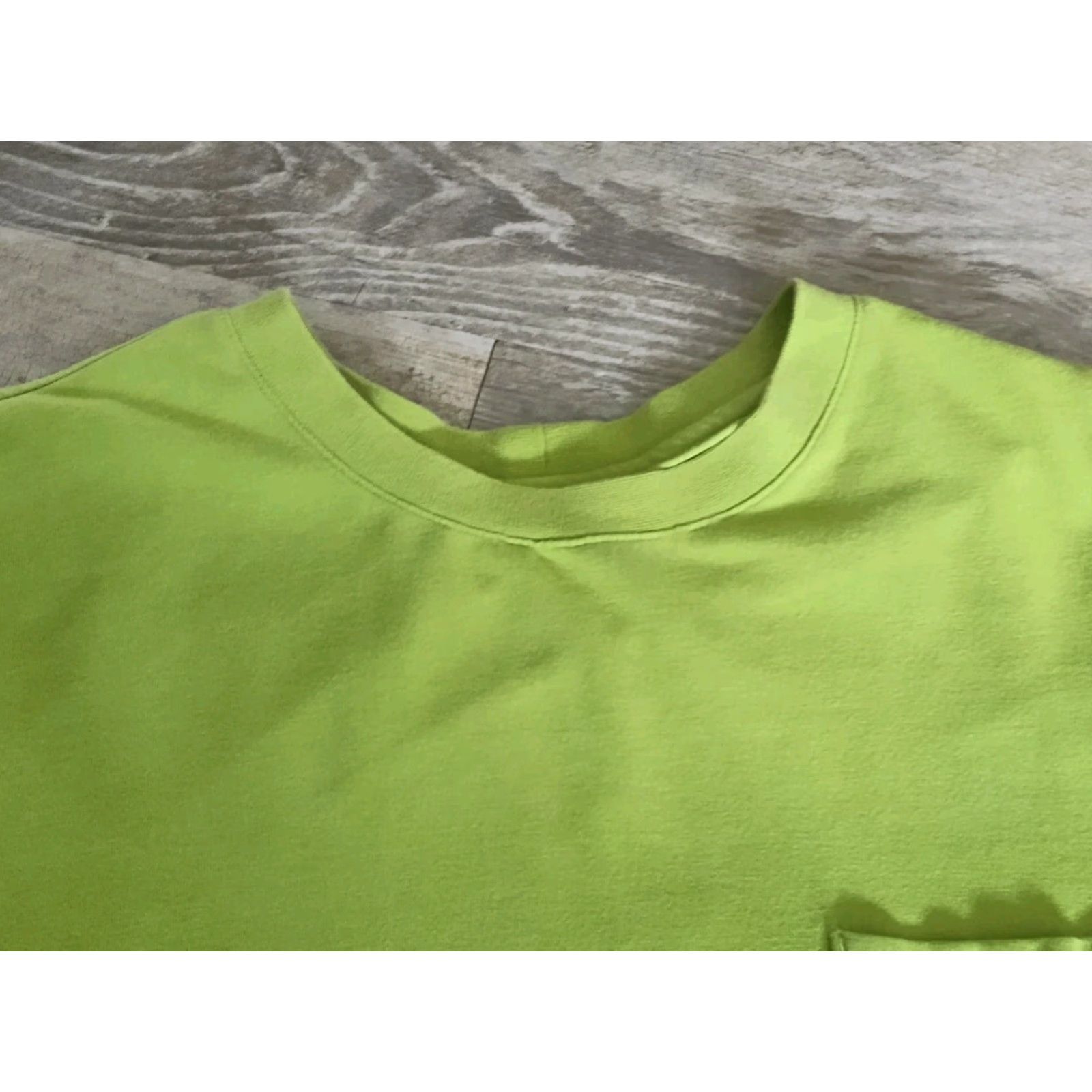 Nike VINTAGE Nike Men's Tee Shirt Lime Green Solid Pocket Stretch Tee Shirt Size US M / EU 48-50 / 2 - 3 Thumbnail