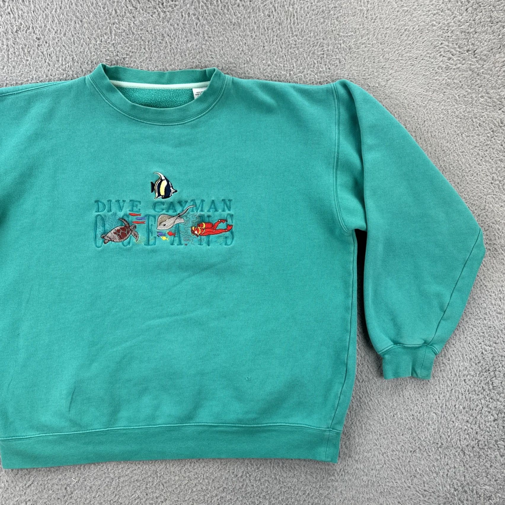 Vintage VINTAGE Men Large Green Crew Neck Sweatshirt Embroidered 90s Cayman Oceans Dive Size US L / EU 52-54 / 3 - 2 Thumbnail