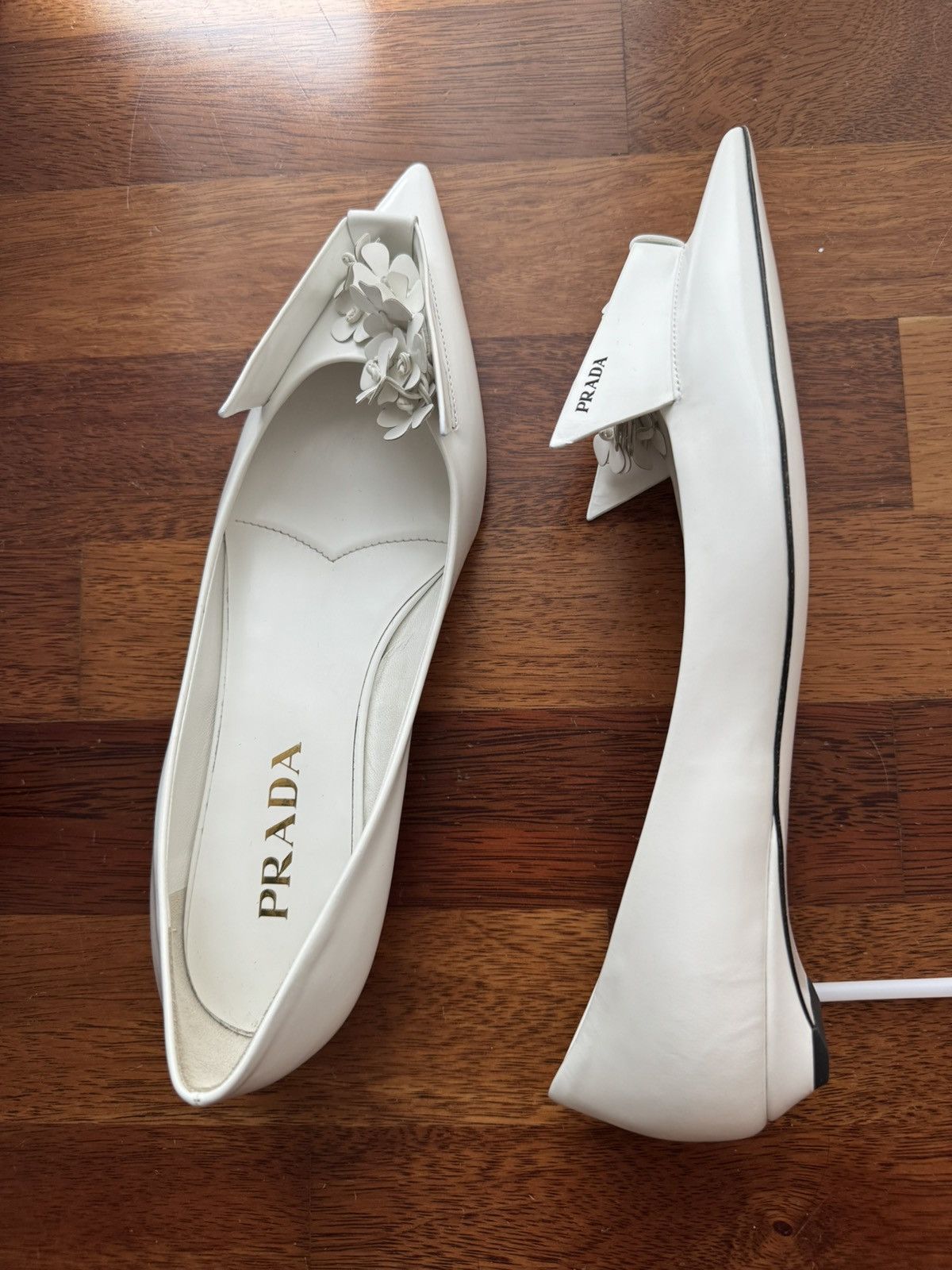 Prada PRADA Floral Appliqué Bouquet Leather Flats Size US 7 / IT 37 - 4 Thumbnail