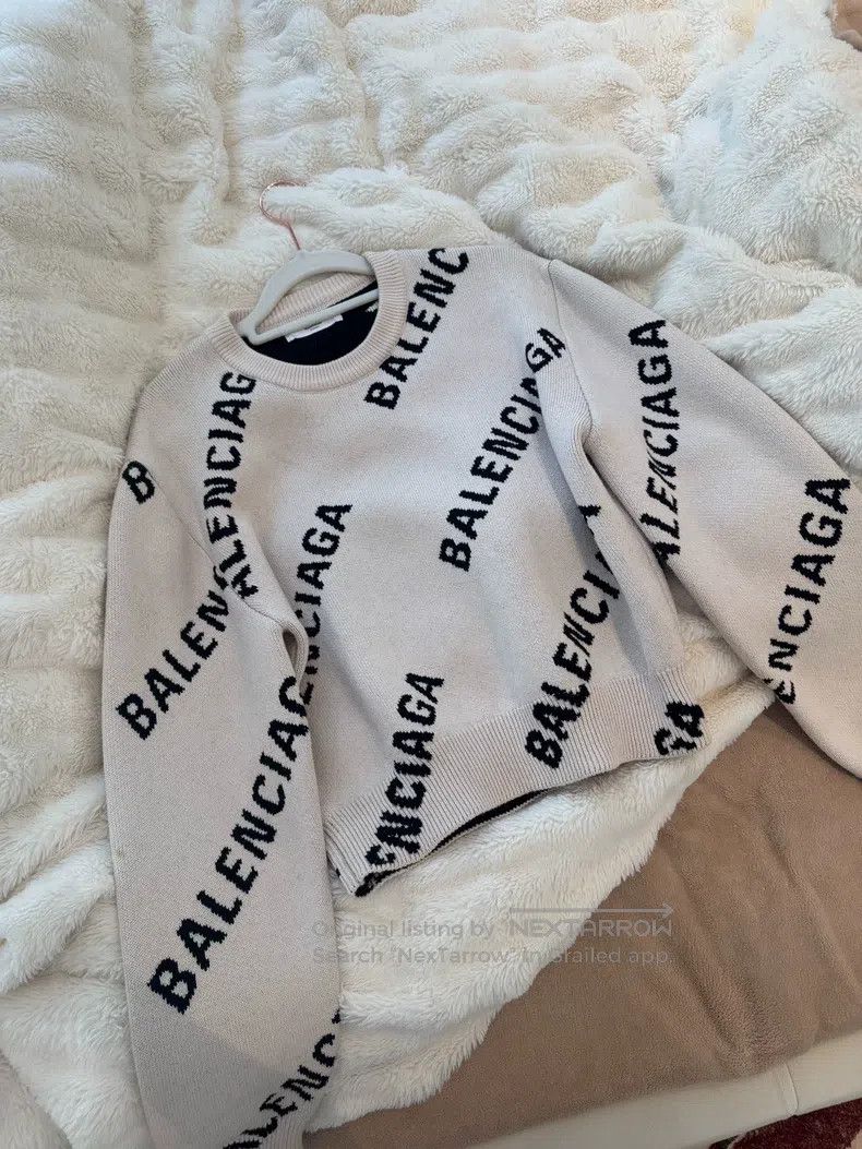 Balenciaga Balenciaga Logo-printed round-neck long-sleeve knit top Size XS / US 0-2 / IT 36-38 - 1 Thumbnail
