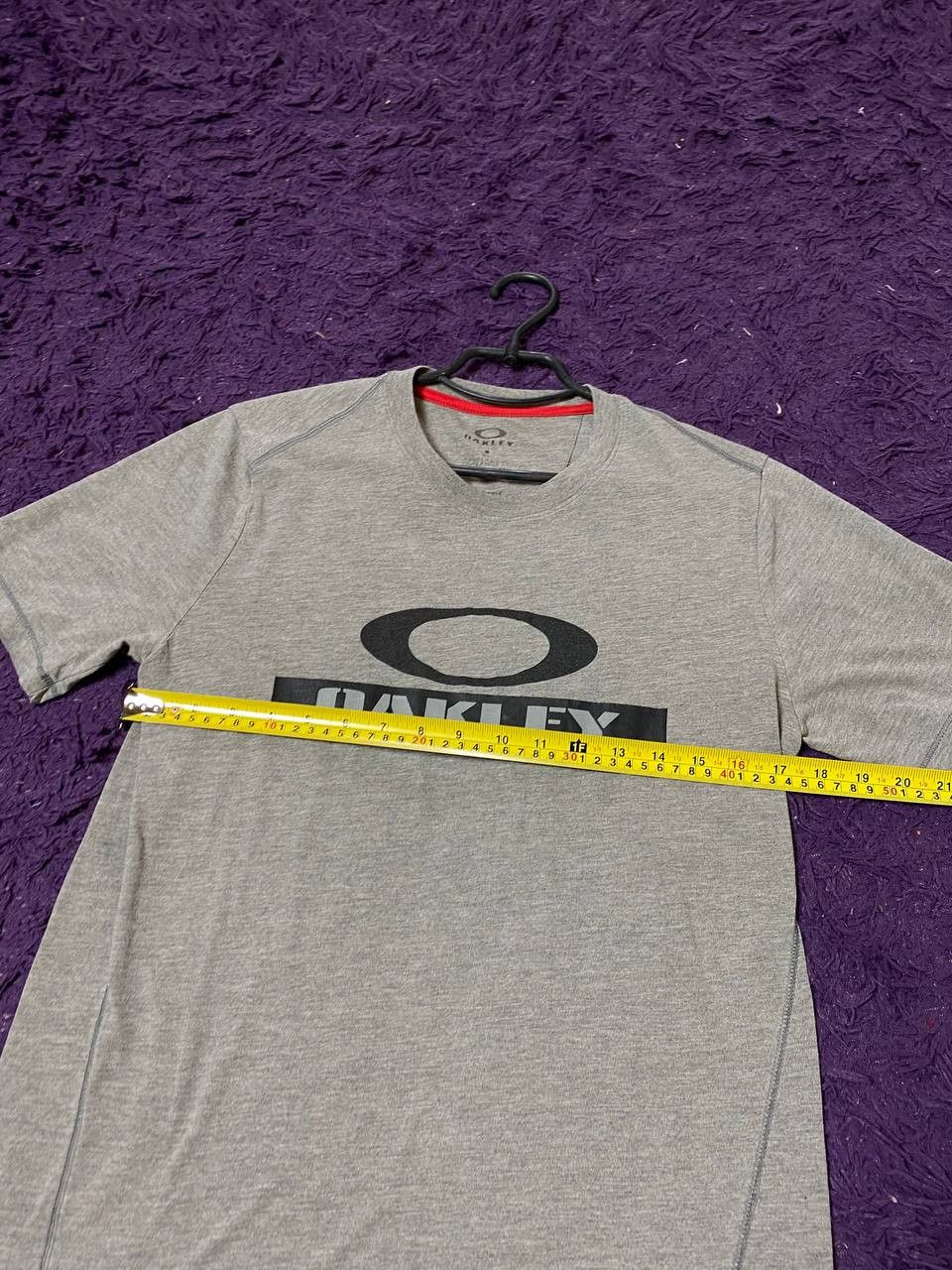 Oakley Vintage Oakley Big Y2K Logo Short Sleeve T-Shirt Size S Size US S / EU 44-46 / 1 - 9 Thumbnail