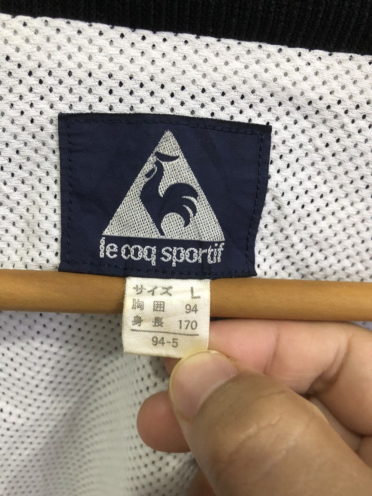Le Coq Sportif Vintage 90s Le Coq Sportif Windbreaker Hidden Hood Size US L / EU 52-54 / 3 - 9 Thumbnail