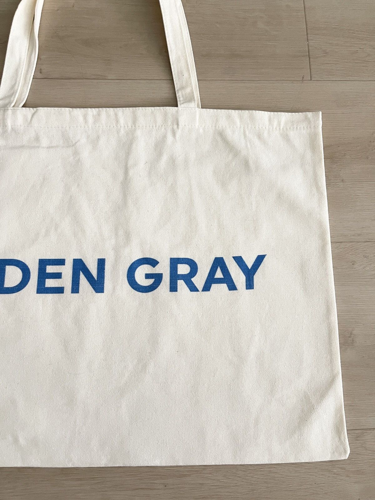 Designer STEAL! Roden Gray Jumbo Tote Bag - NEW Size ONE SIZE - 4 Thumbnail
