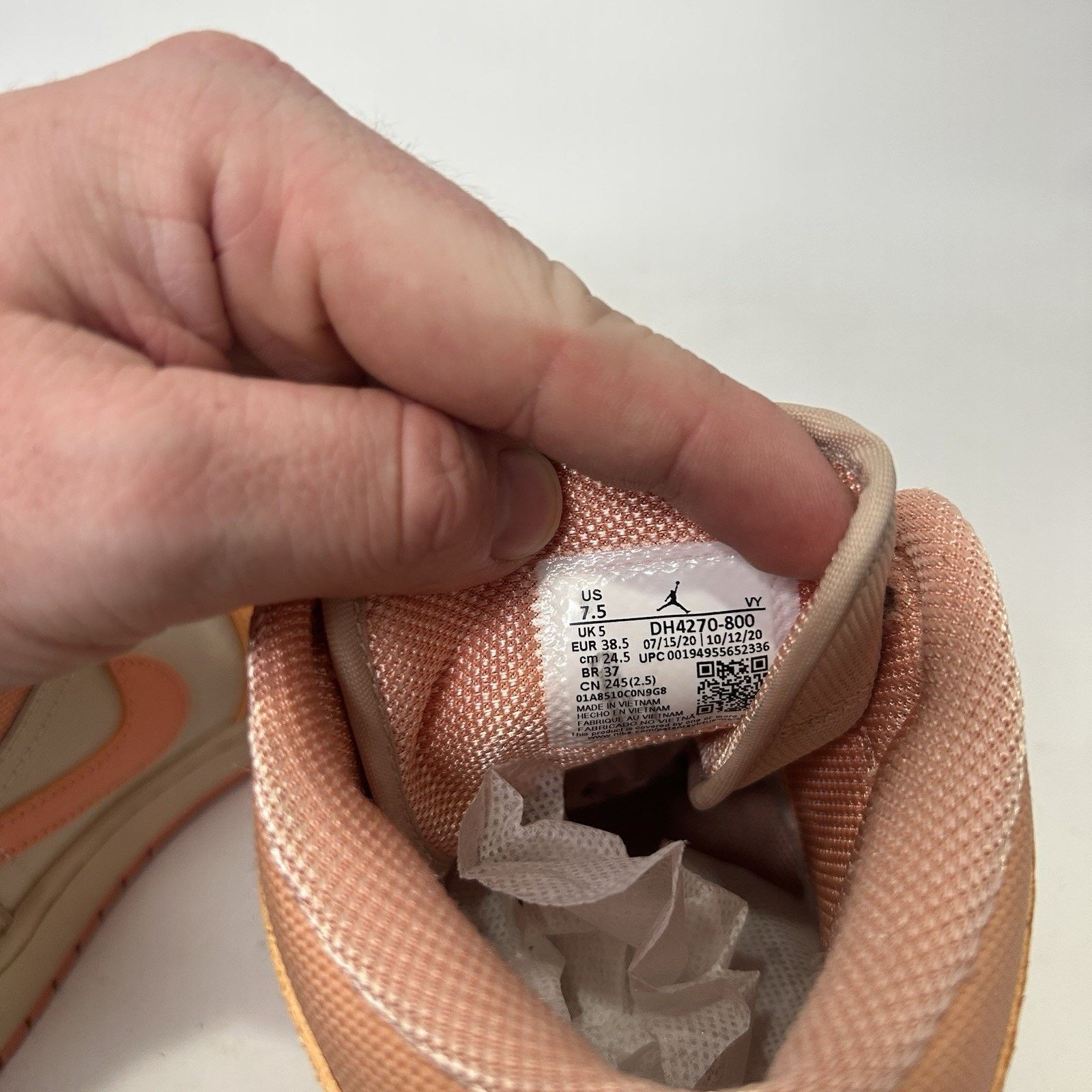 Jordan Brand Nike Air Jordan 1 Retro Mid WMNS “Apricot Orange” DH4270-800 Size US 7.5 / IT 37.5 - 8 Thumbnail