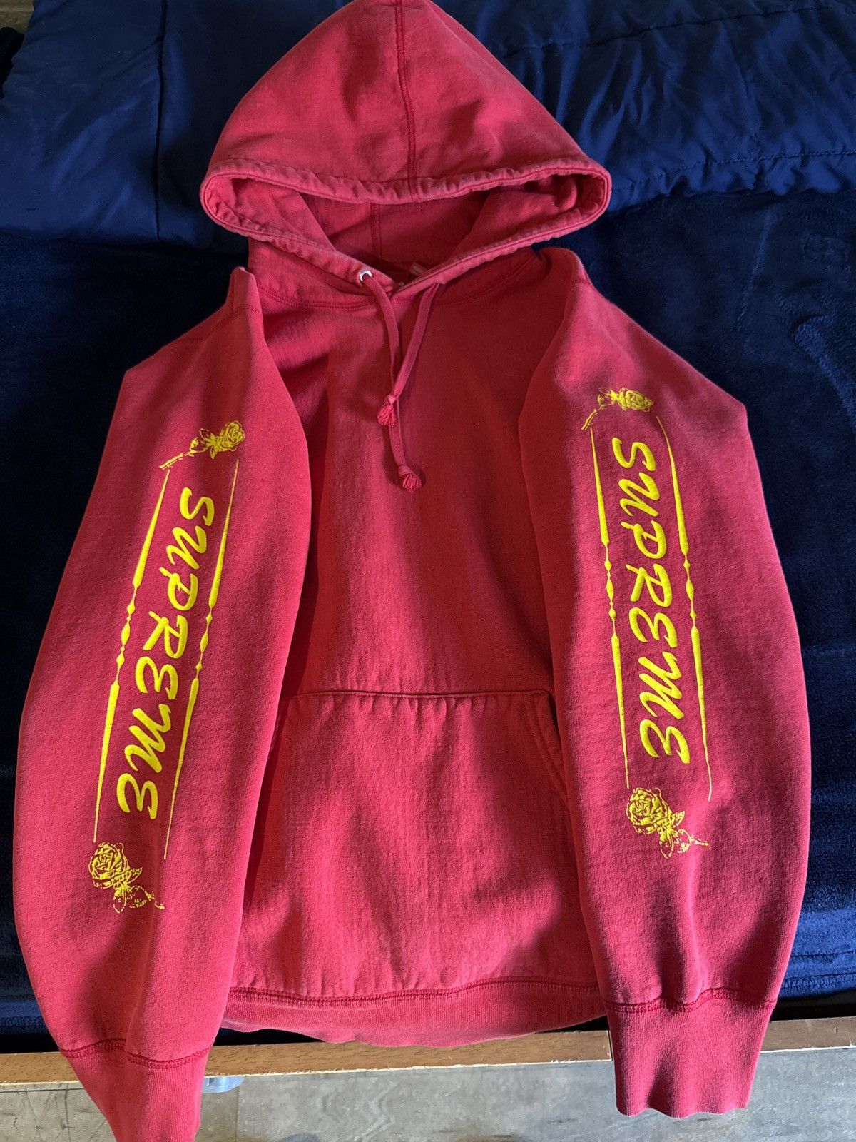 Supreme Red supreme rose sleeve hoodie Size US M / EU 48-50 / 2 - 1 Thumbnail