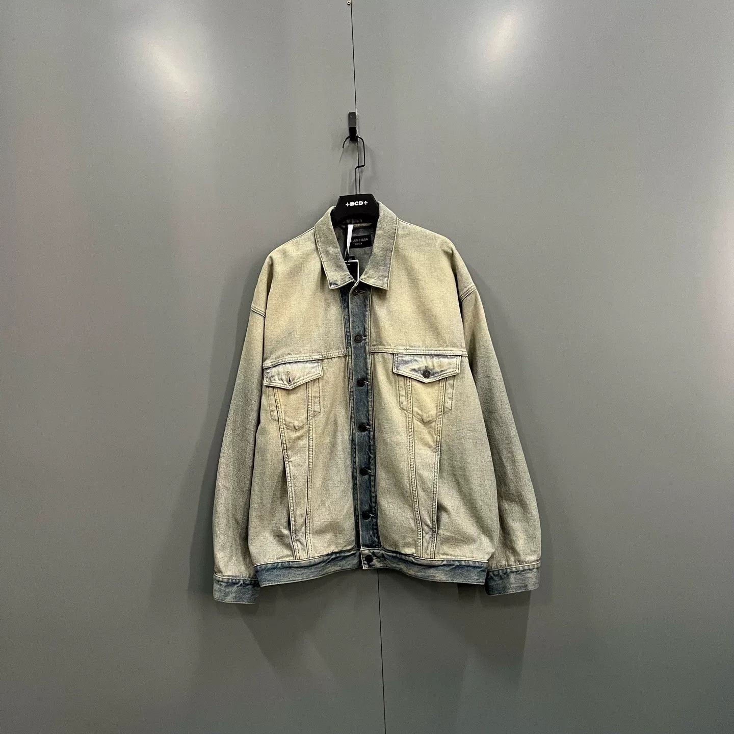 Balenciaga balenciaga distressed logo denim jacket size 2 Size US S / EU 44-46 / 1 - 1 Thumbnail