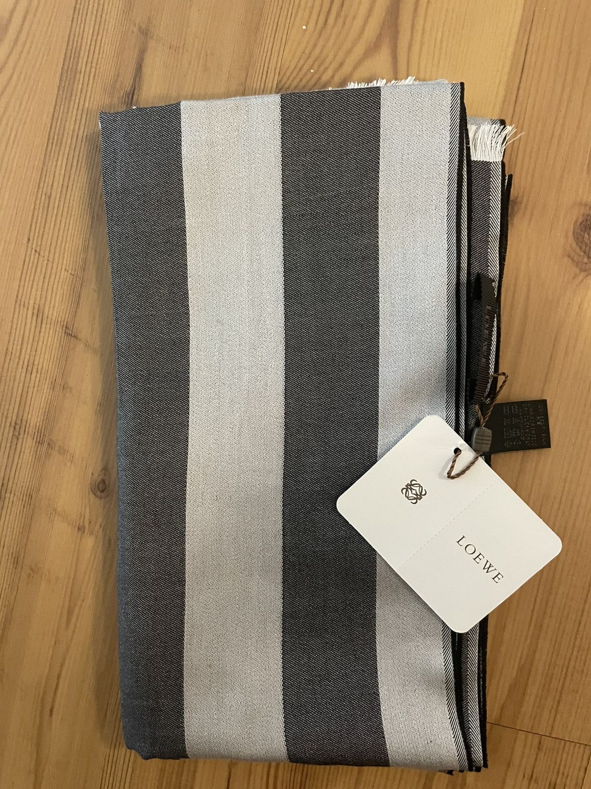 Loewe Loewe silk scarf foulard Size ONE SIZE - 3 Thumbnail