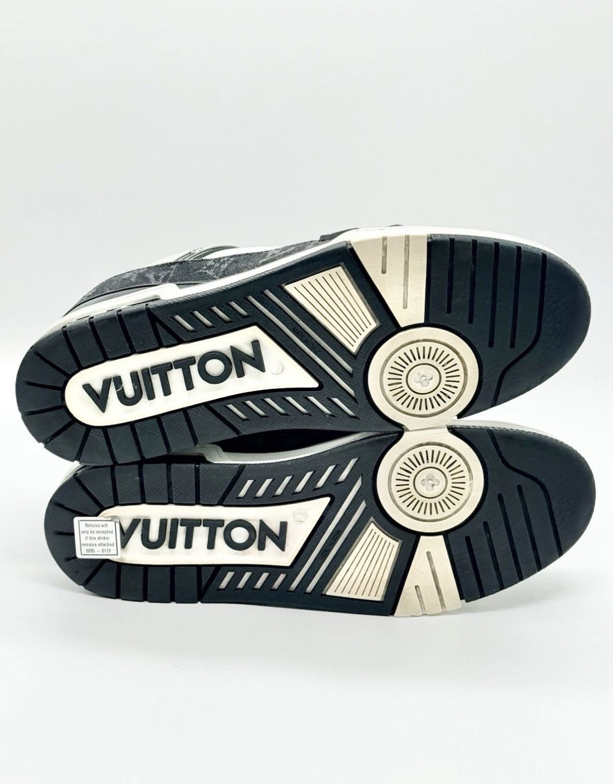 Louis Vuitton Size 10.5 - Louis Vuitton Trainer Low Black Size US 10.5 / EU 43-44 - 6 Thumbnail
