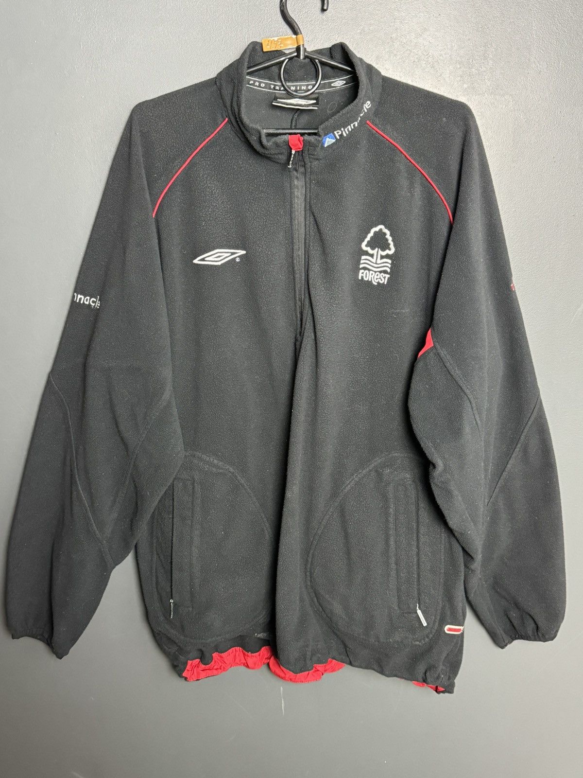 Umbro Nottingham Forest Training Football Sweatshirt Size US L / EU 52-54 / 3 - 1 Thumbnail