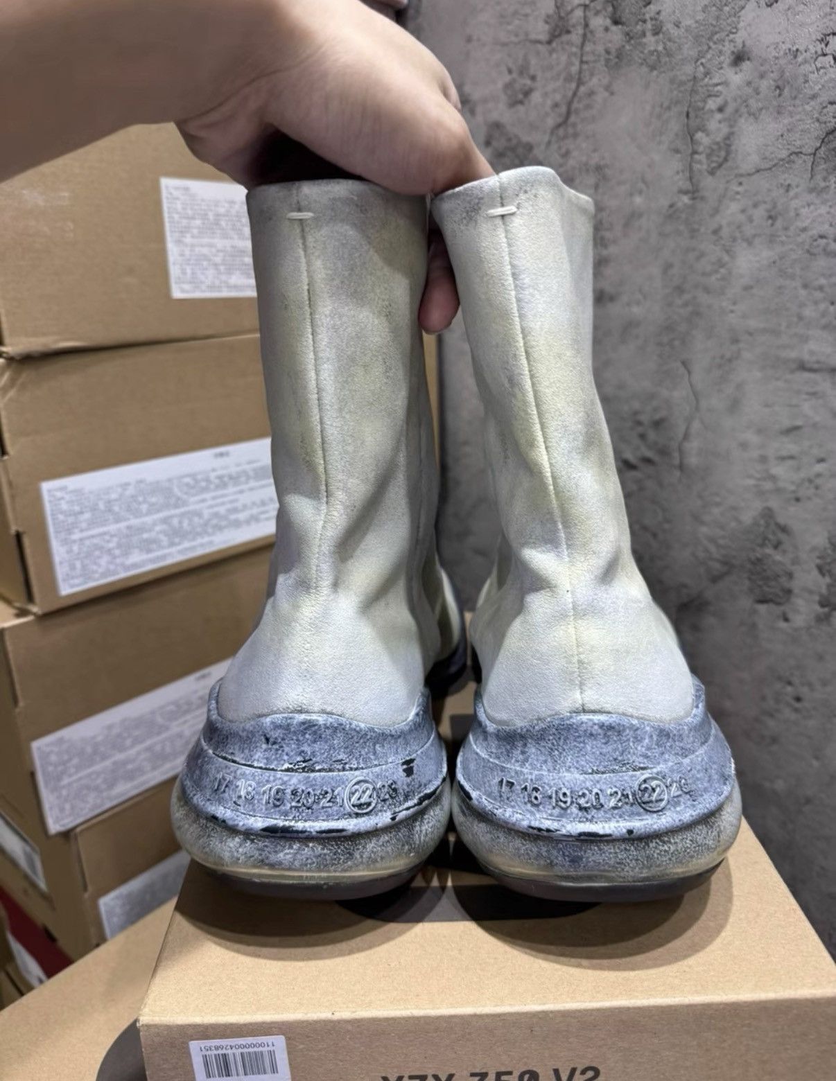 Maison Margiela Maison Margiela White Painted Air Bag Cushion Tabi Boots K37 Size US 11 / EU 44 - 4 Thumbnail