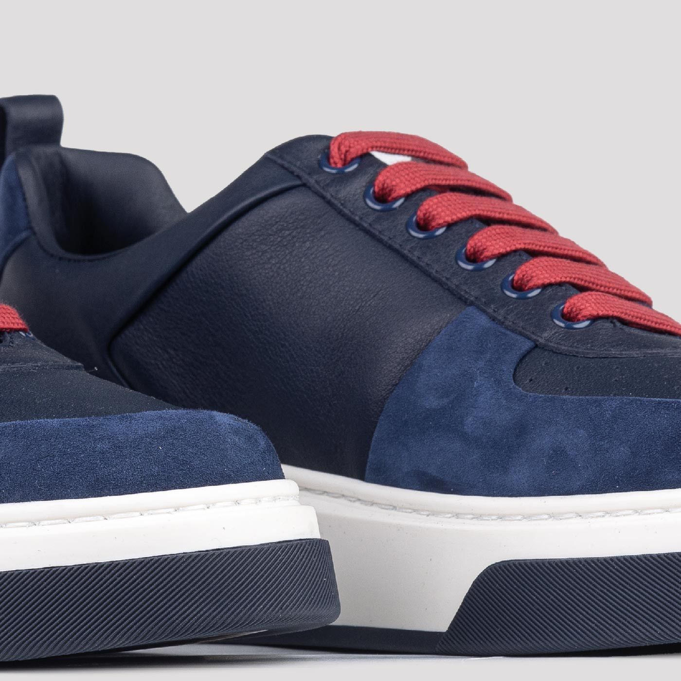 Salvatore Ferragamo o1s1rm0924 Gancini Low-Top Sneakers in Navy Blue/White Size US 12.5 / EU 45-46 - 6 Thumbnail