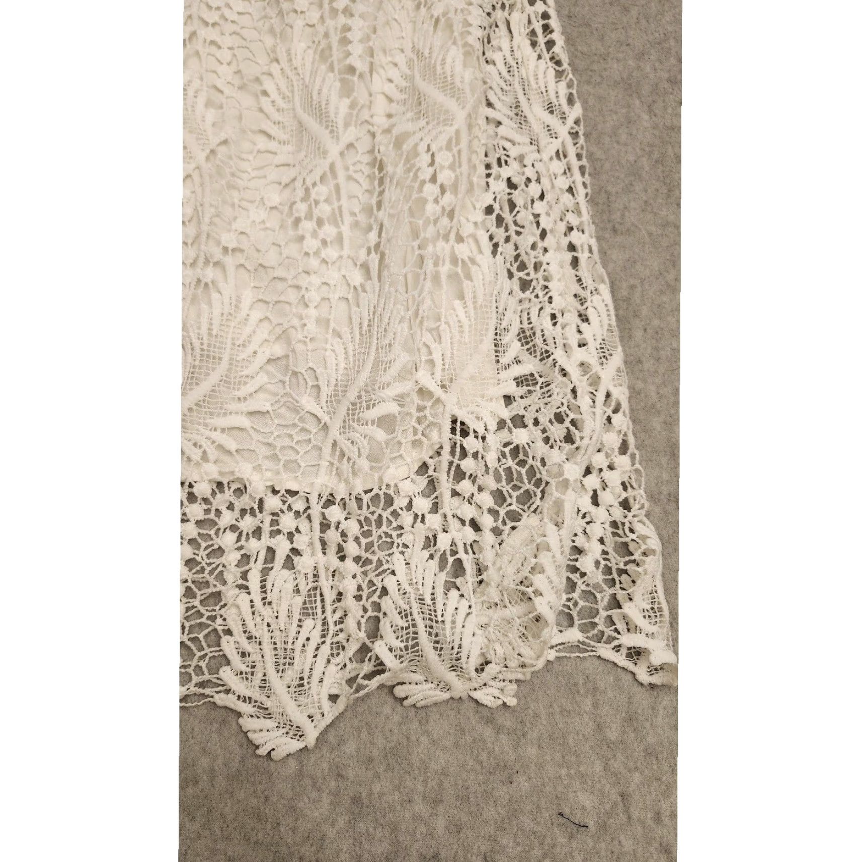 ASTR The Label ASTR the Label Shirt Womens Large Ivory Lace Off Shoulder Scalloped Flutter Sleeve Floral Lined ALD41768-003 Size L / US 10 / IT 46 - 2 Thumbnail