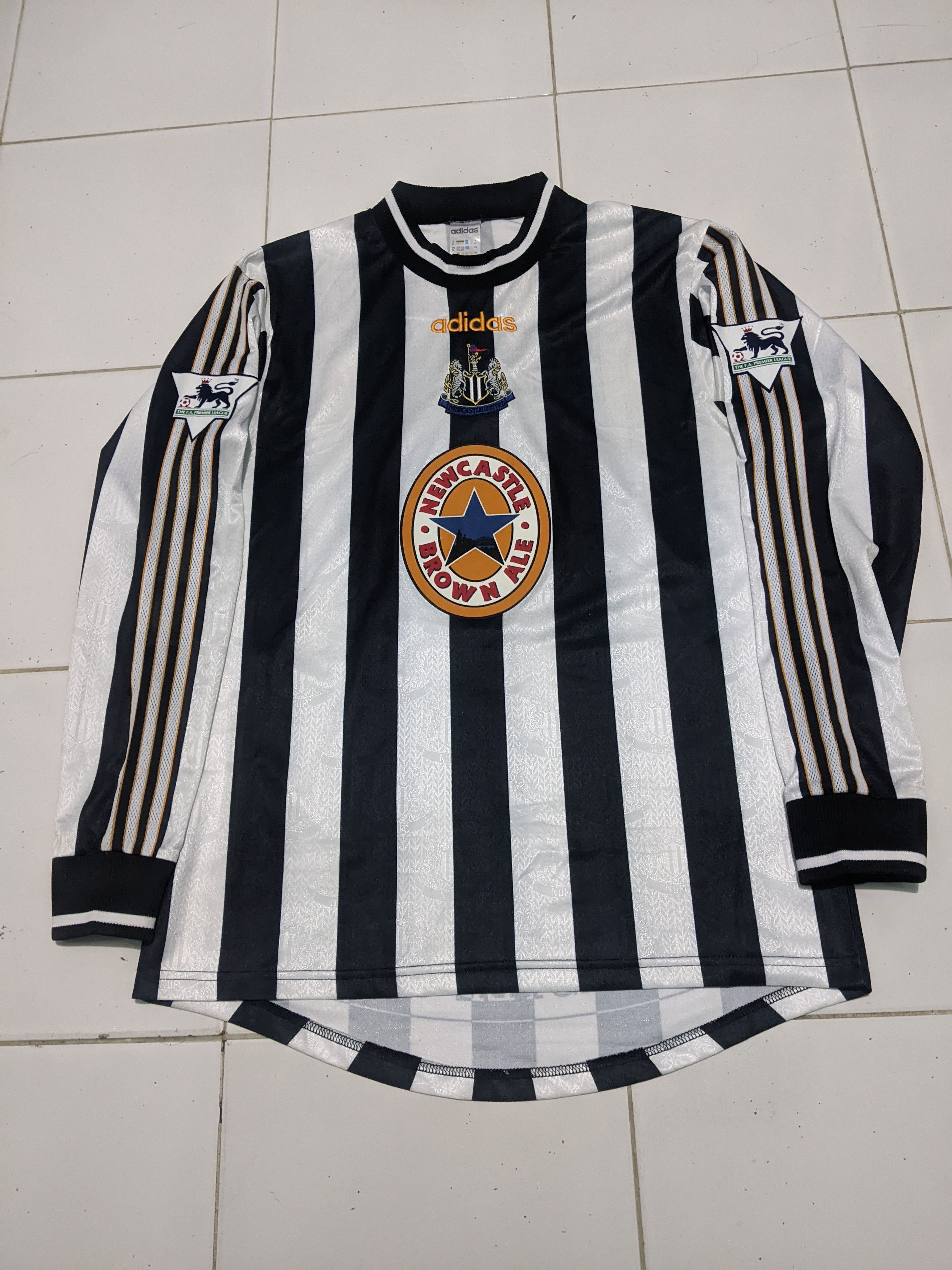Adidas Newcastle united 1998 home Shearer Jersey football shirt Size US XL / EU 56 / 4 - 1 Thumbnail