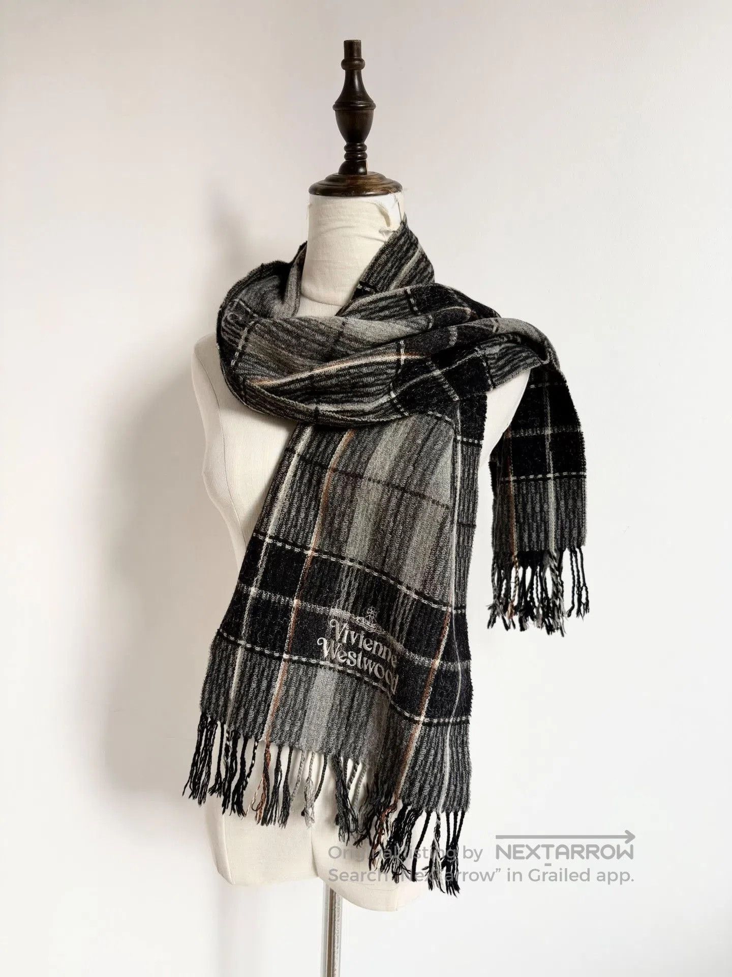 Vivienne Westwood Vivienne Westwood Vintage Letter Embroidery Scarf. Size ONE SIZE - 1 Thumbnail