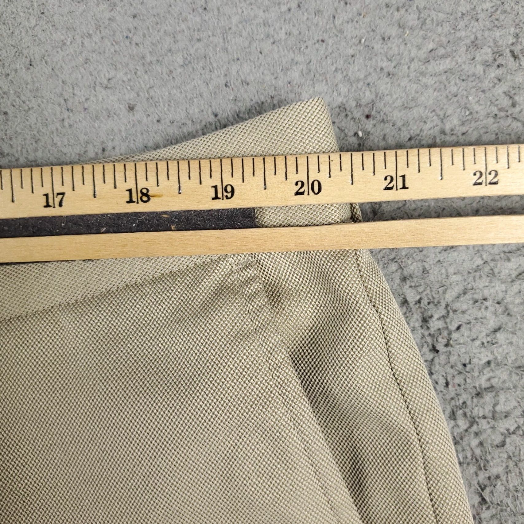 Vintage Greg Norman Mens Shorts 40 Beige Chino Flat Front Casual Business Travel Workwear Size US 40 / EU 56 - 4 Thumbnail