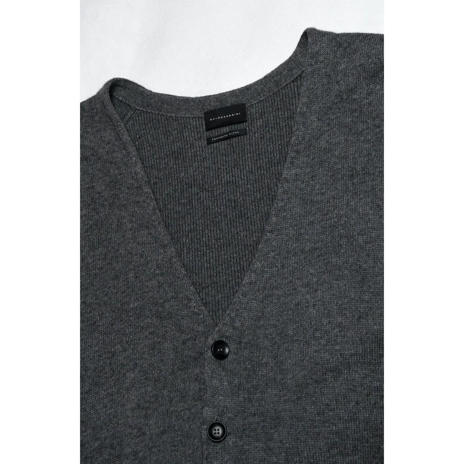 Vintage BALDESSARINI Vest Men's 58 Gray Wool Knit Cashmere Blend V-Neck Casual Size 58 Size US XXL / EU 58 / 5 - 7 Thumbnail