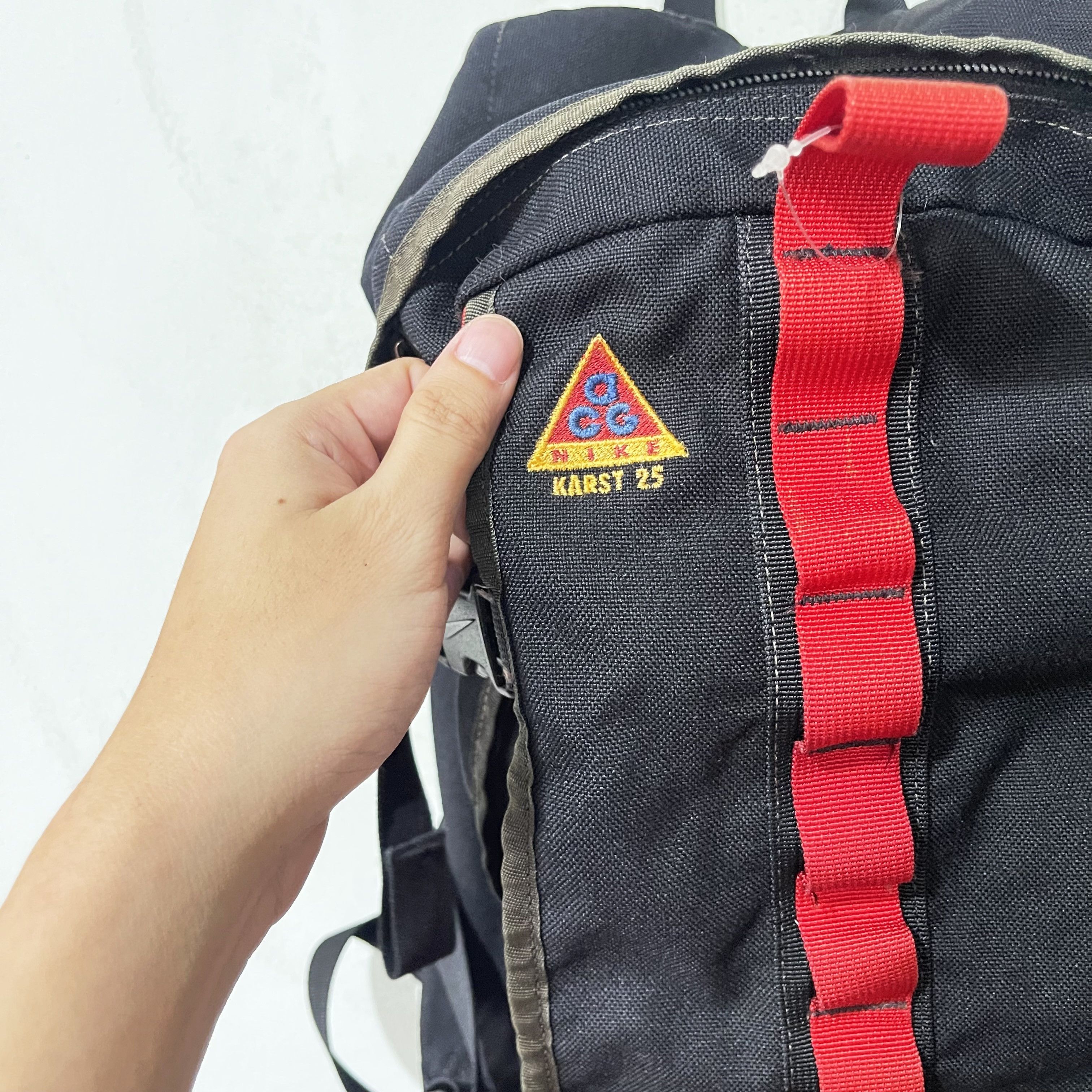 Nike ACG Vintage Nike ACG Kirst 25 Backpack Black Red Hiking Bag Size ONE SIZE - 3 Thumbnail