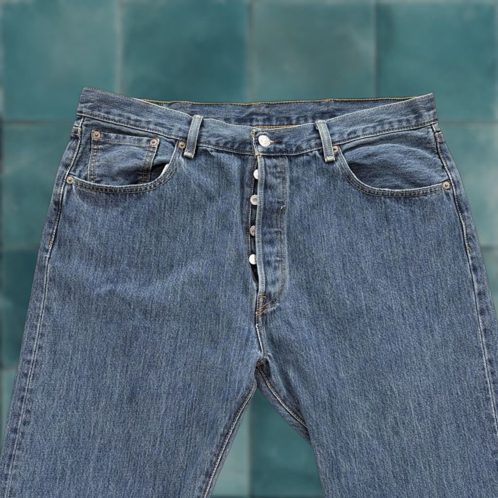 Levi's VINTAGE Levi's 501 Jeans Mens 38x29 Blue Regular Straight Denim Button Fly Y2K Size US 38 / EU 54 - 1 Thumbnail