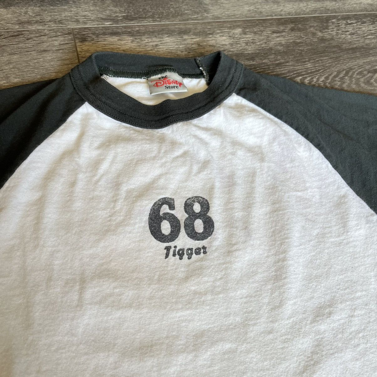 Disney Vintage Y2K Disney Tigger Raglan Baseball 68 Longsleeve Tee Size US M / EU 48-50 / 2 - 3 Thumbnail