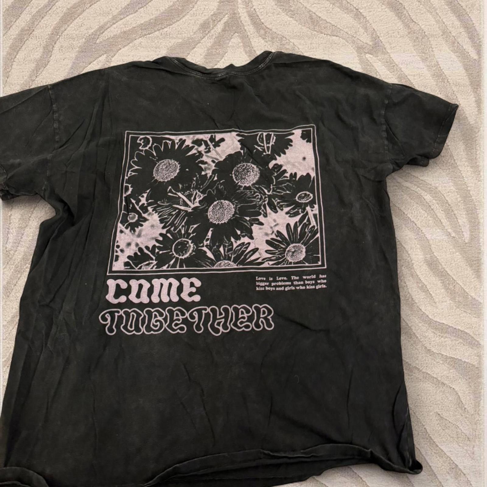 Other Black graphic tee – super cute and soft! Size XL / US 12-14 / IT 48-50 - 1 Thumbnail