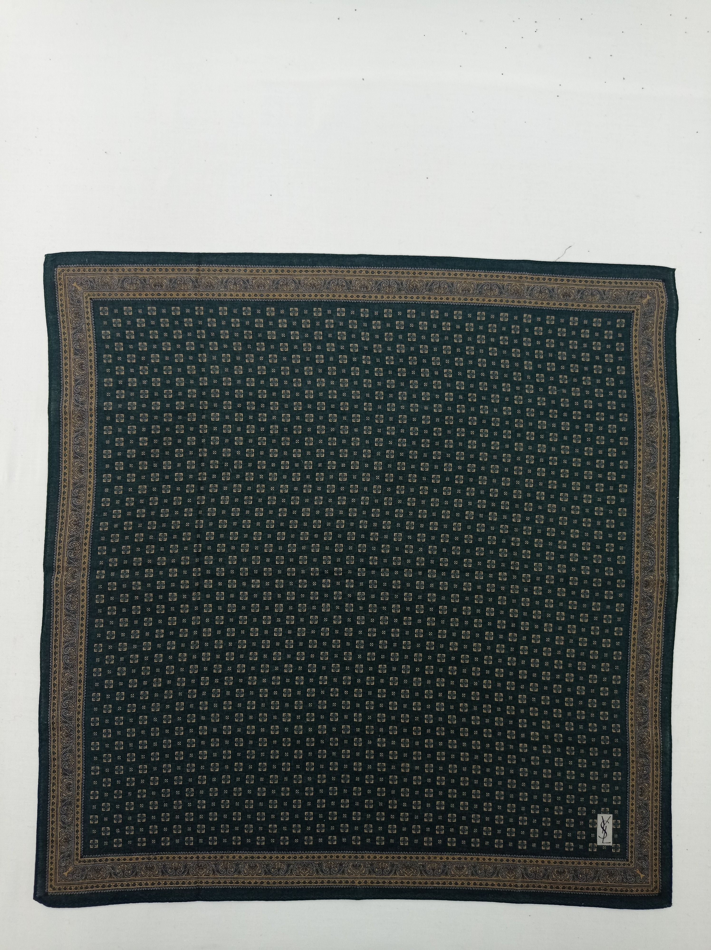 Yves Saint Laurent Vintage Yves Saint Laurent Handkerchief / Bandana / Neckwear Size ONE SIZE - 1 Thumbnail