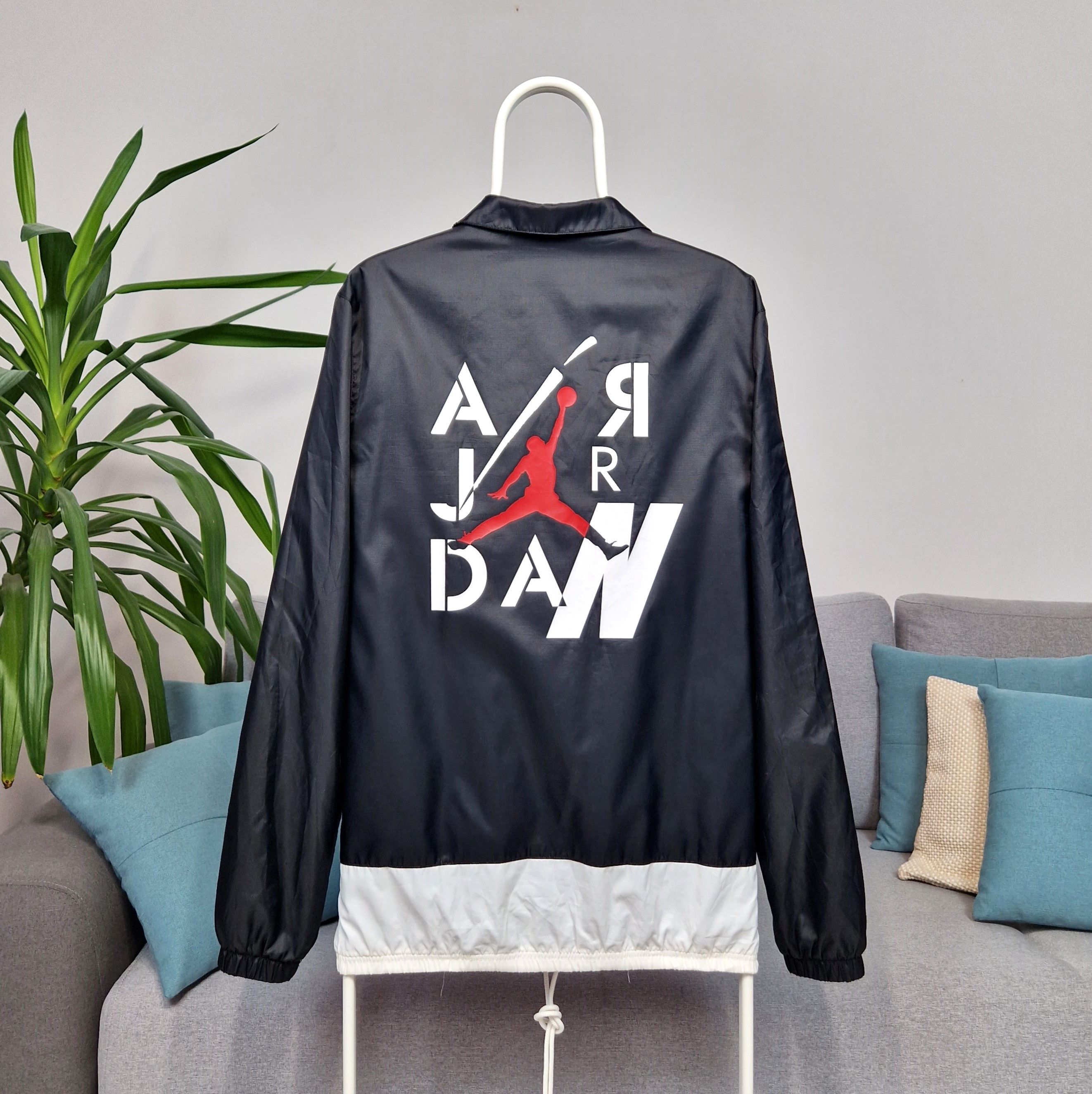 Jordan Brand Air Jordan Retro 4 Legacy Mens Jacket Size M Size US M / EU 48-50 / 2 - 3 Thumbnail