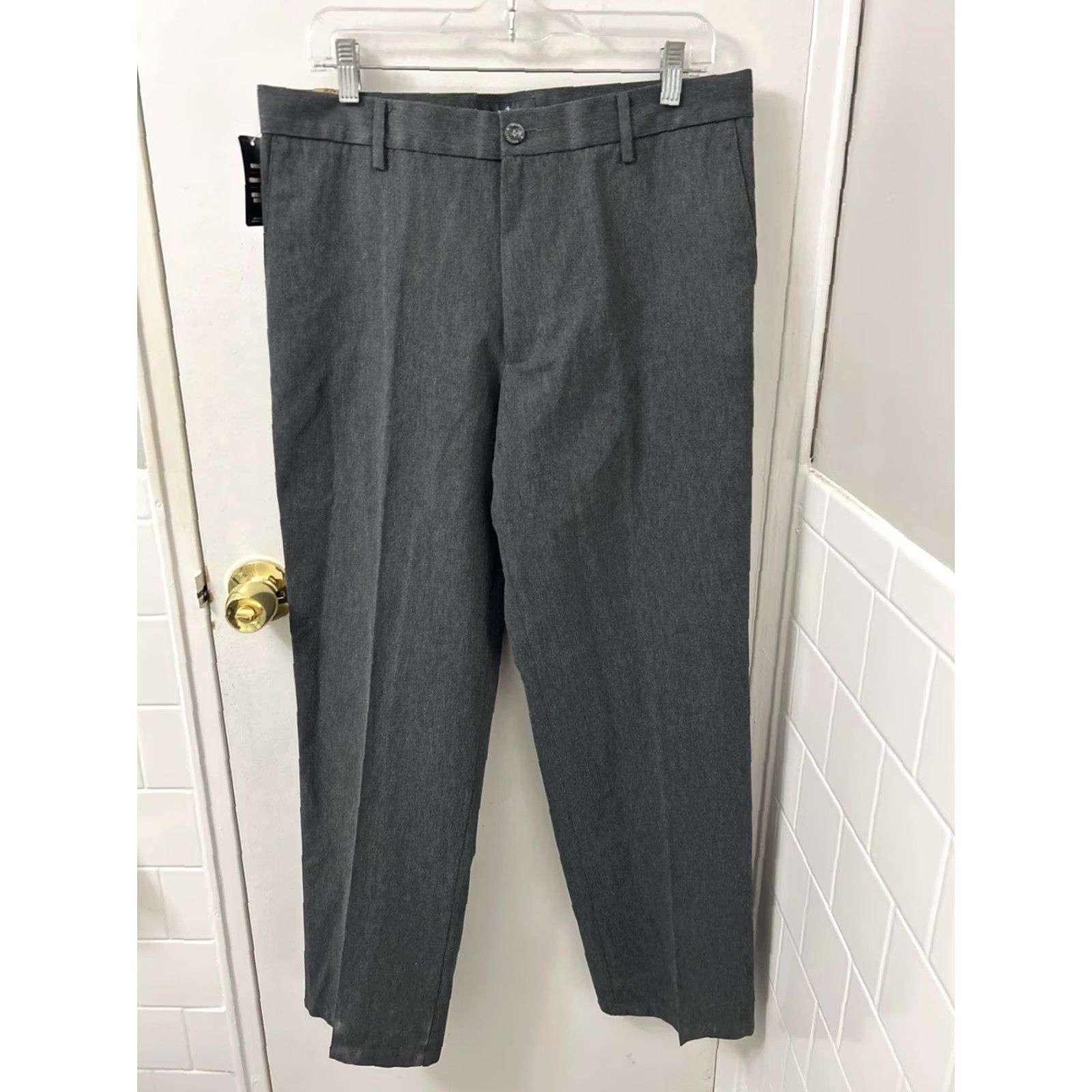 Dockers DOCKERS Signature Khaki Pants Mens 34x32 Gray Straight Flat Front NWT Size US 34 / EU 50 - 6 Thumbnail