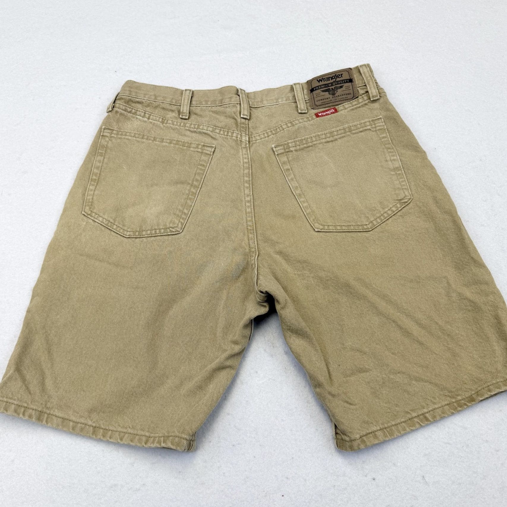 Wrangler VTG Wrangler Shorts Mens 34 Beige Denim Relaxed Fit 5 Pocket Bermuda Summer Spring Casual Workwear Mens Size US 34 / EU 50 - 7 Thumbnail