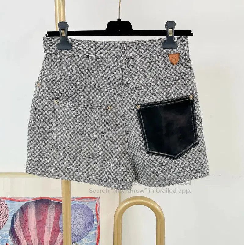 Louis Vuitton Louis Vuitton Gray Cotton Ladies Shorts . Size 23" - 2 Thumbnail