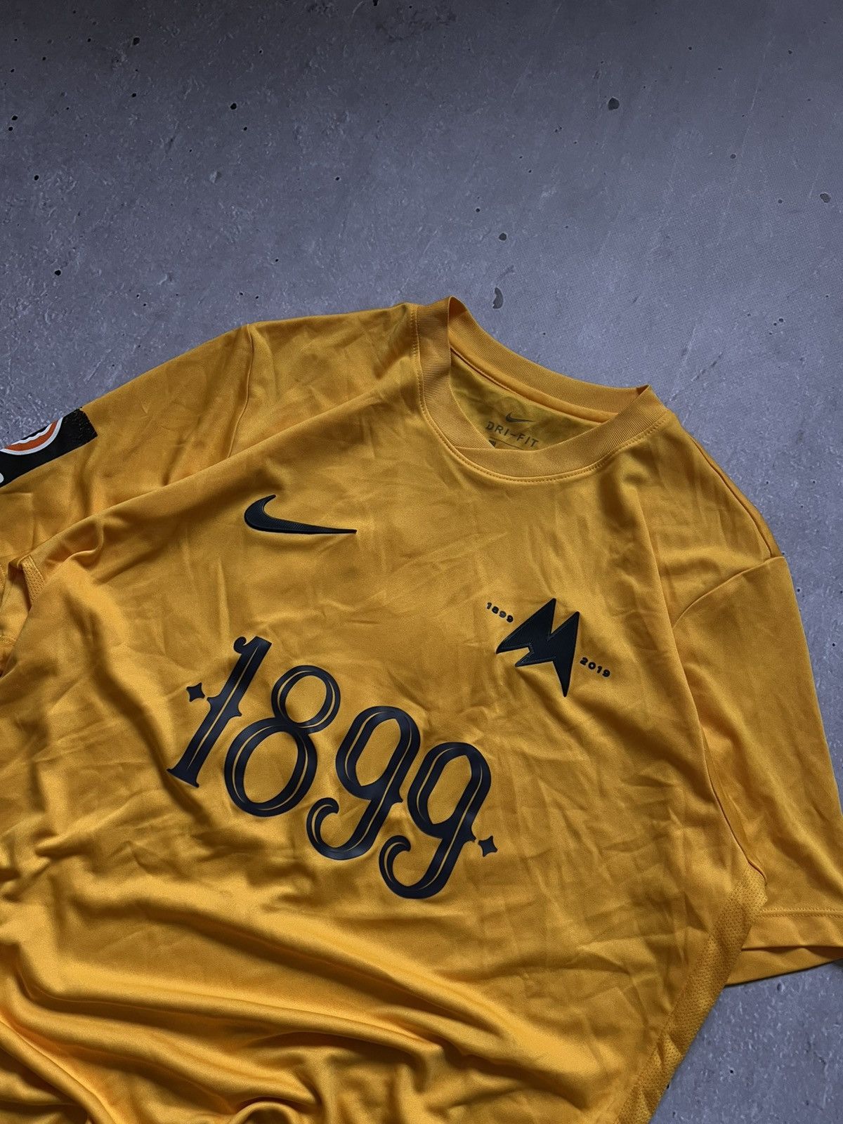 Nike Torquay United 2019-20 Nike t-shirt football jersey sz L #20 Size US L / EU 52-54 / 3 - 2 Thumbnail