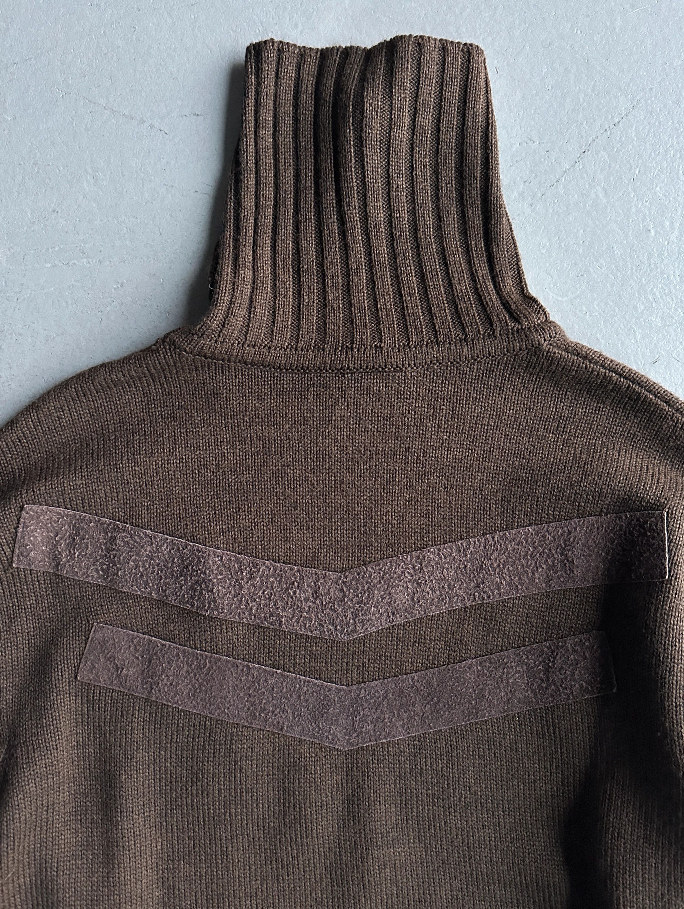 Versace VERSACE 2000s KNIT TURTLENECK TOP WITH LEATHER APPLIQUÉS Size S / US 4 / IT 40 - 5 Thumbnail