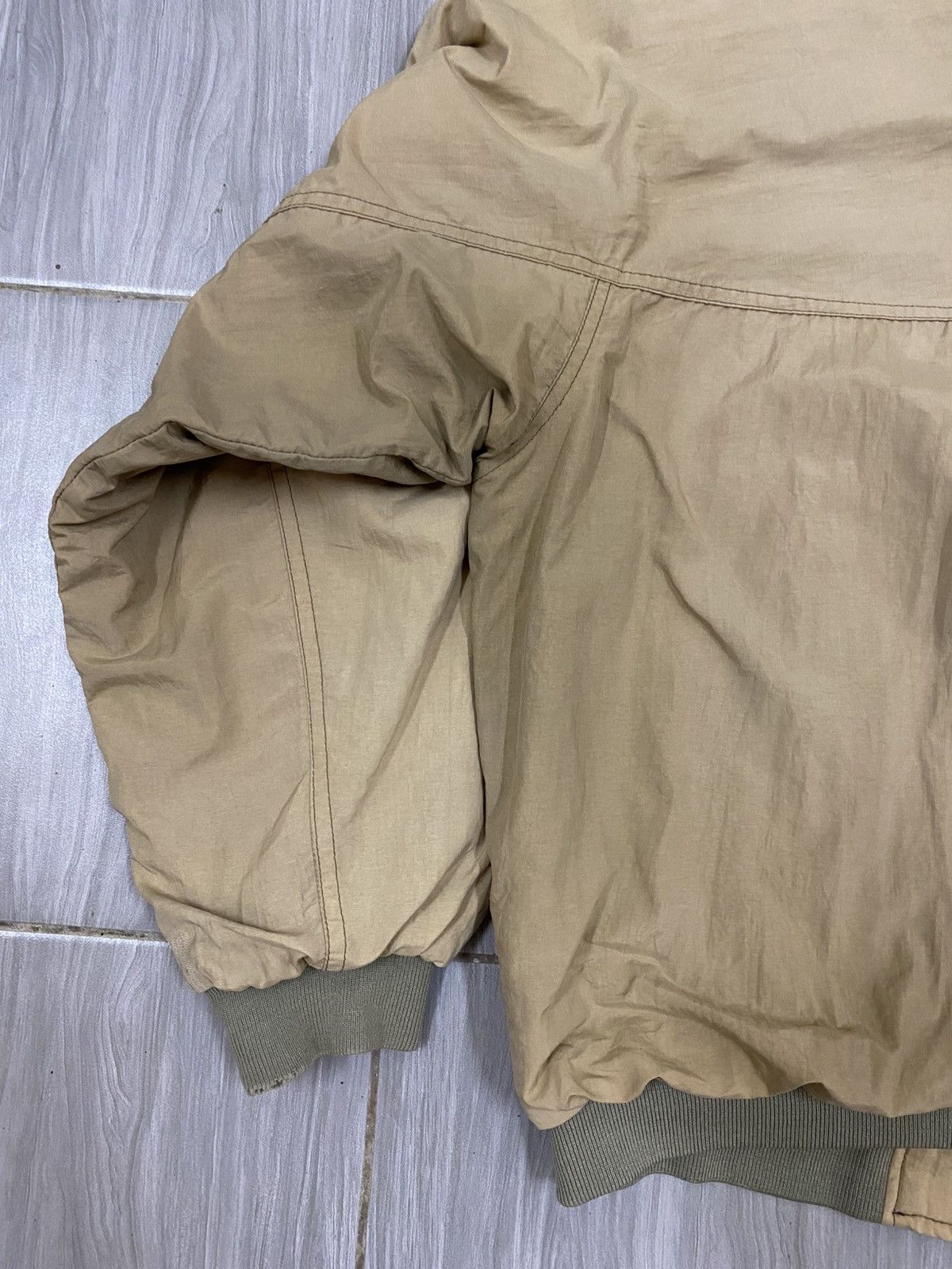 The North Face Vtg 80s The North Face Bomber Jacket Distressed Khaki Size US L / EU 52-54 / 3 - 11 Thumbnail