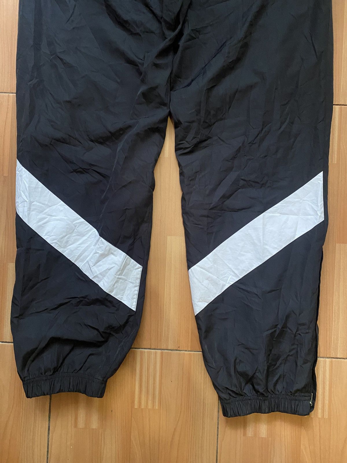 Nike Nike Dri- Fit black track pants small logo Size US 40 / EU 56 - 5 Thumbnail