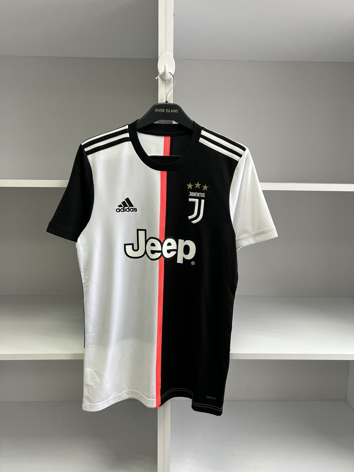 Adidas × Vintage Vintage Juventus 19/20 Home Jersey Size US S / EU 44-46 / 1 - 5 Thumbnail