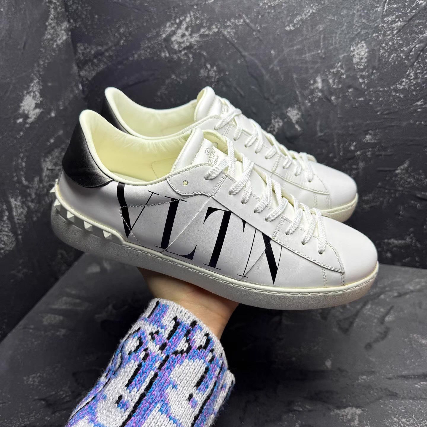 Valentino Valentino Open Vltn White Sneakers Q10 Size US 8 / EU 41 - 2 Thumbnail