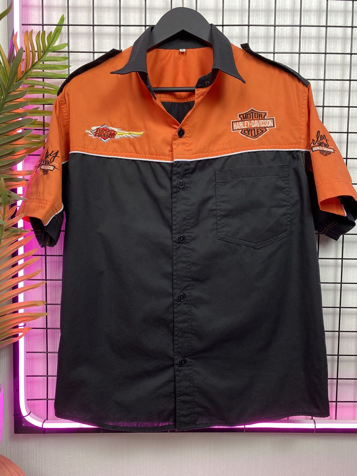 Vintage Vintage Harley Davidson Big Logo Short Sleeve Button Shirt L Size US L / EU 52-54 / 3 - 1 Thumbnail