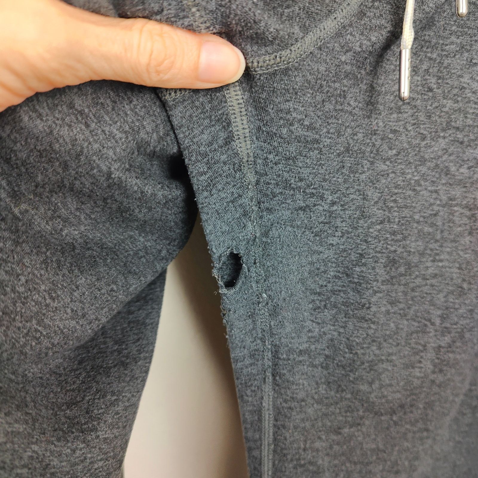 Vuori Vuori Performance Joggers Womens XL DreamKnit Charcoal Size 33" - 4 Thumbnail