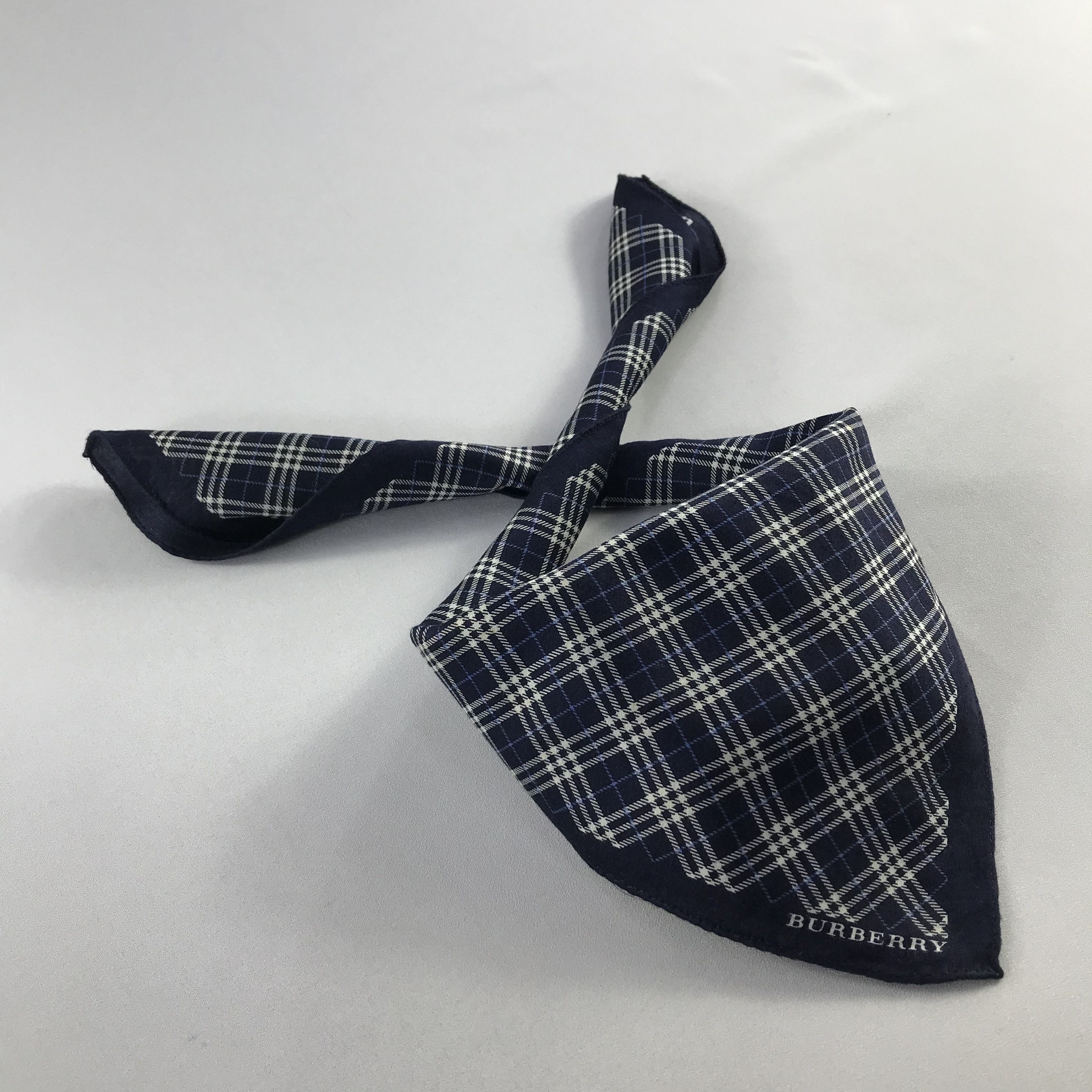 Burberry Burberry Handkerchief / Bandana / Neckerchief C760 Size ONE SIZE - 1 Thumbnail