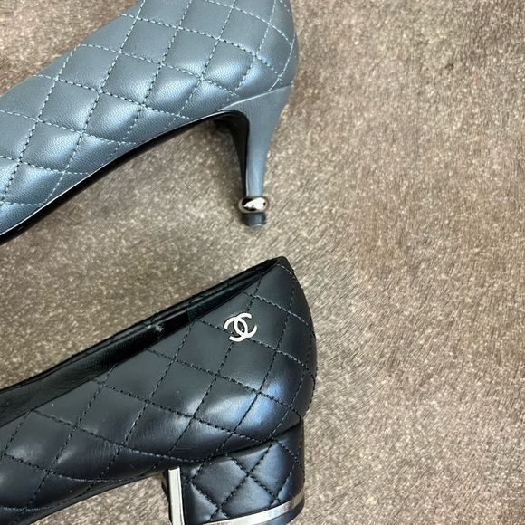 Chanel CHANEL Quilted Diamond Leather Interlocking CC Sliver Metal Size US 5.5 / IT 35.5 - 10 Thumbnail