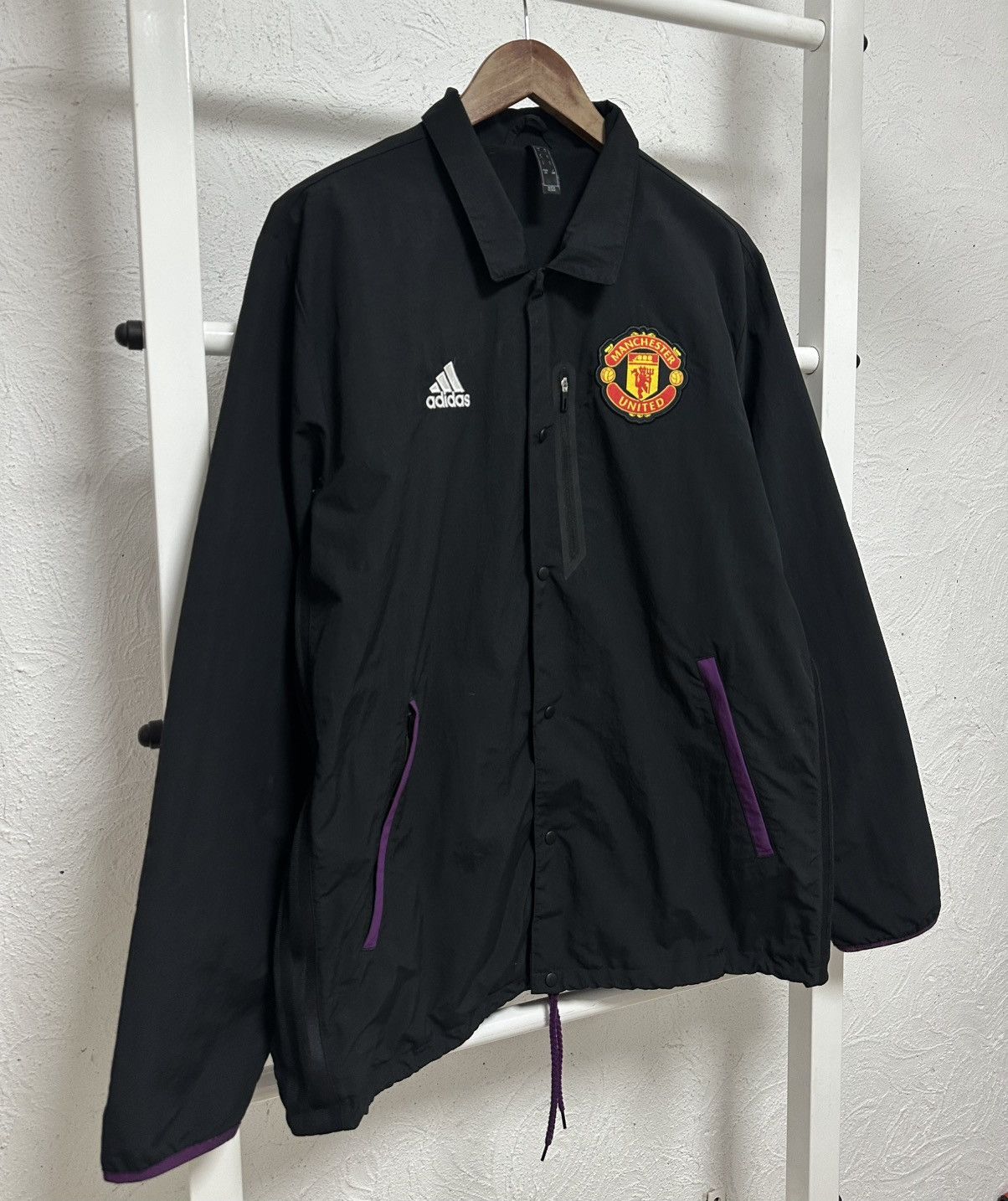 Adidas Adidas Manchester United TRV Coach Jacket 2021-2022 Size L Size US L / EU 52-54 / 3 - 3 Thumbnail