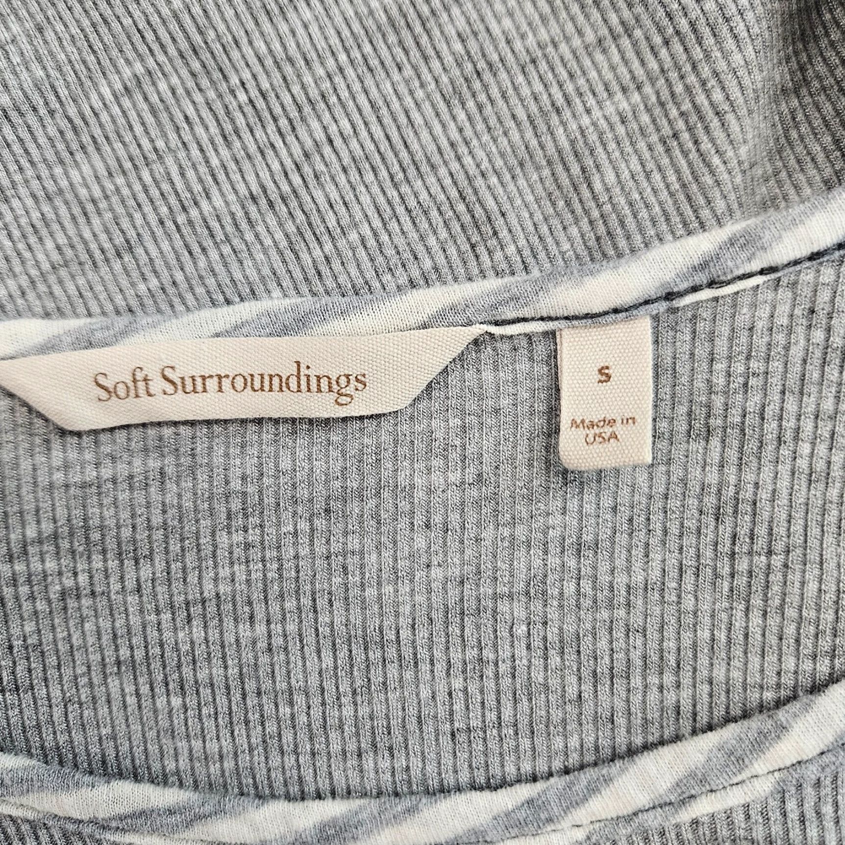 Soft Surroundings Soft Surroundings Womens Blouse Sz S Gray White Stripe Rayon Blend Shirt Womens Size S / US 4 / IT 40 - 6 Thumbnail