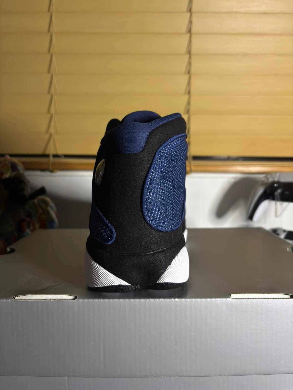 Jordan Brand Nike Air Jordan 13 Retro Black "University Blue" Size US 11 / EU 44 - 4 Thumbnail