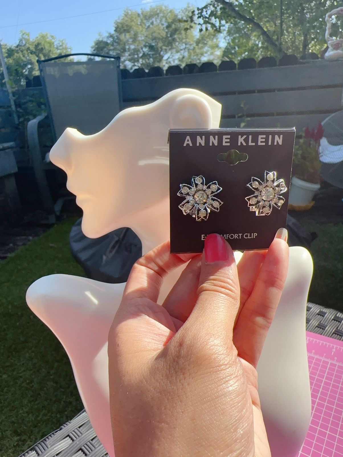 Anne Klein Anne Klein clip on earrings silver tone diamonds paved studs Size ONE SIZE - 6 Thumbnail
